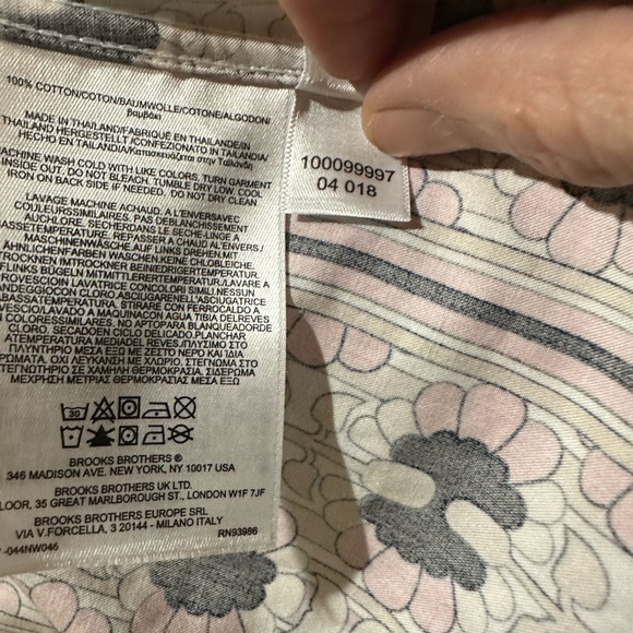 EUC Brooks Brothers Pink and Black Geometric-Floral Print Fitted Blouse Size 12 - Picture 6 of 7